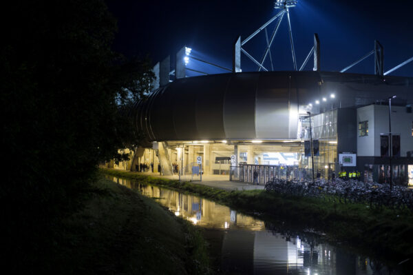 Heracles stadion zijkant